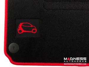 smart fortwo Floor Mats - 453 model - Carpet w/ Red Binding 